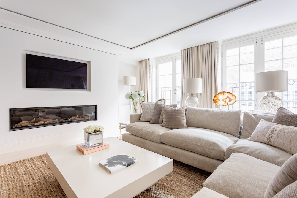 Eaton Mews South by Onefinestay