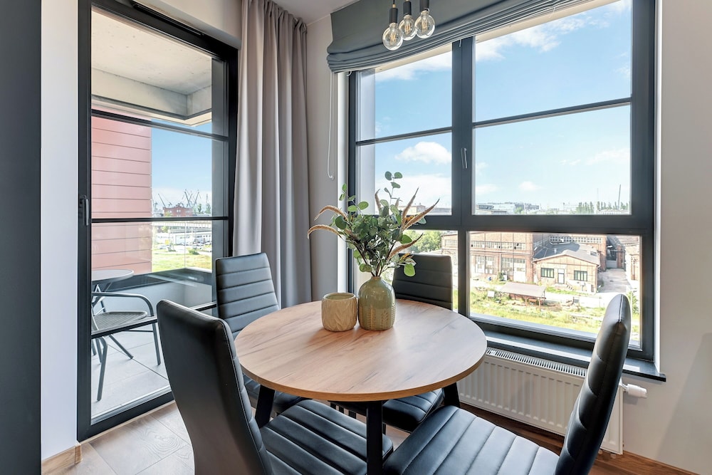 Doki Living & Foodhall by Downtown Apartments