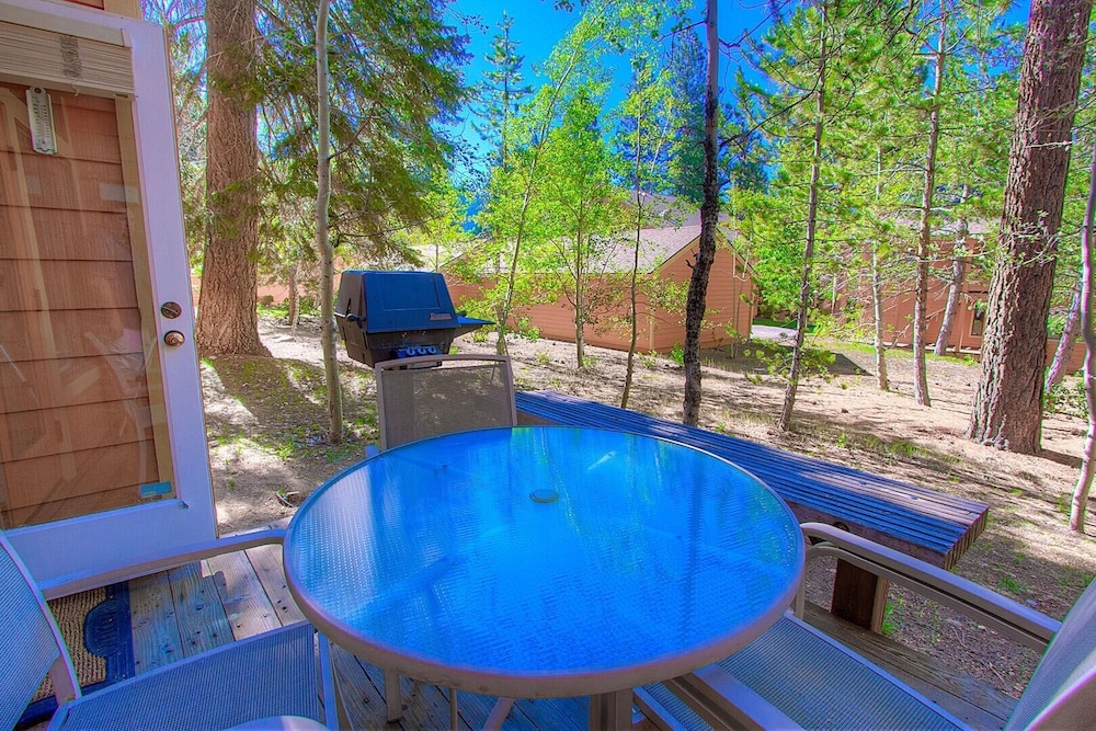 Delightful Mccloud 2 Bedroom Condo by RedAwning view 5