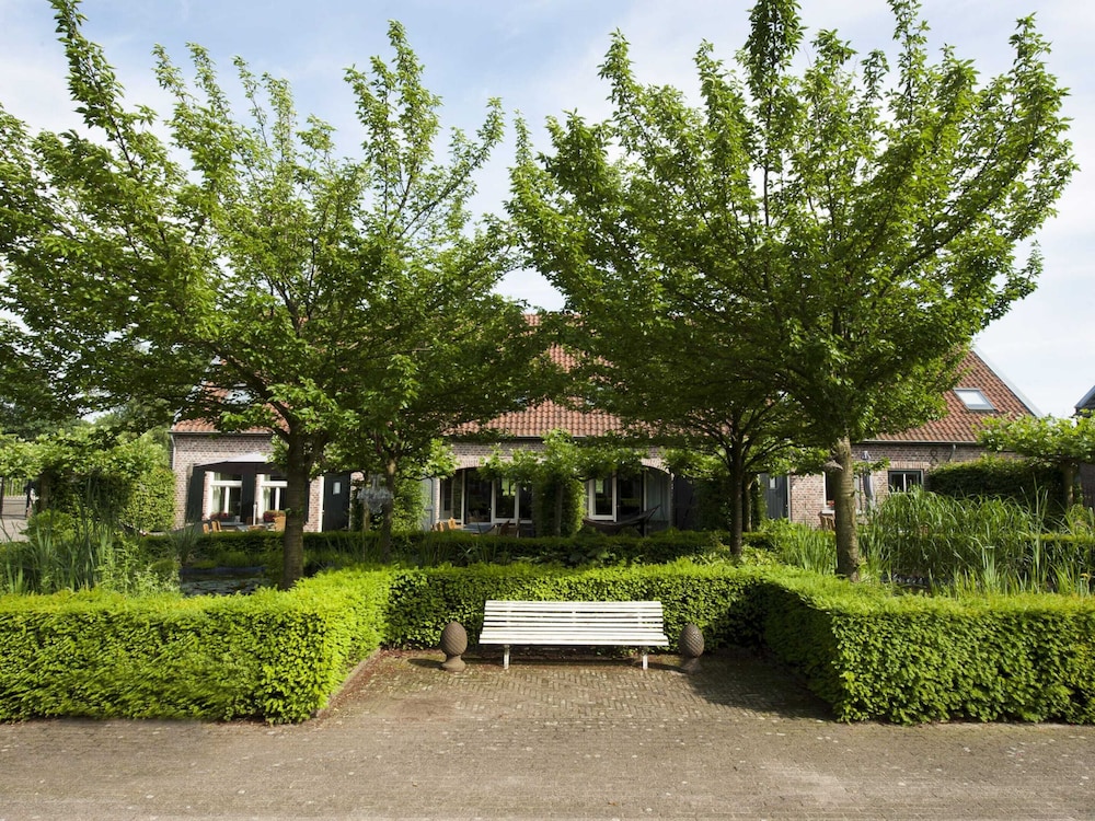 Flamboyant Farmhouse in Baarlo With Hot Tub, Garden, photo 11