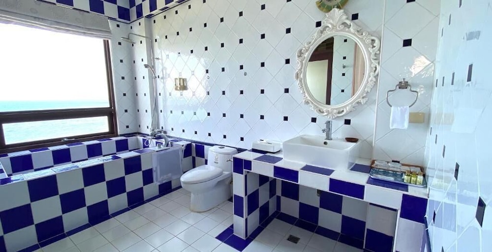23.5 Blue B & B