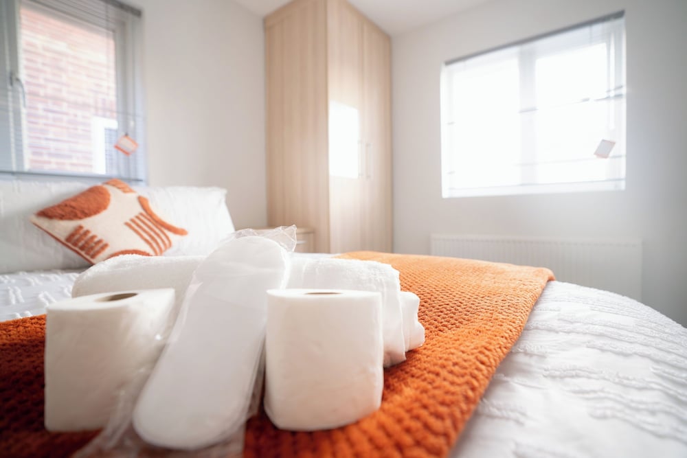 D'luxe 5-bed House - Sleeps 12 & Private Parking