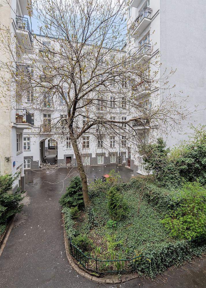 RentPlanet - Apartament Chmielna