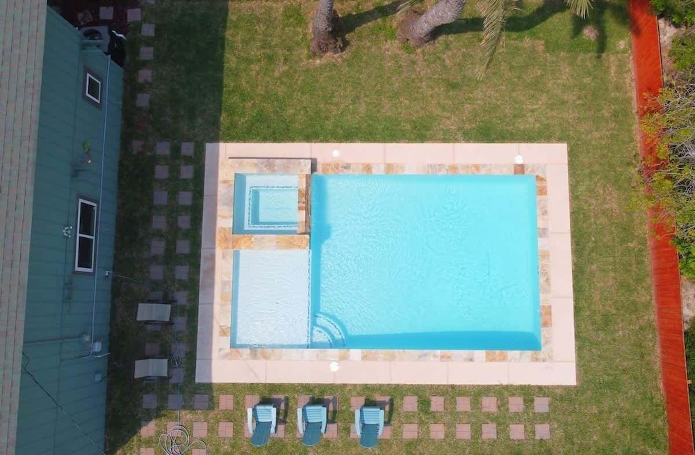 Madre Azul Bay House 3 Bedroom Home
