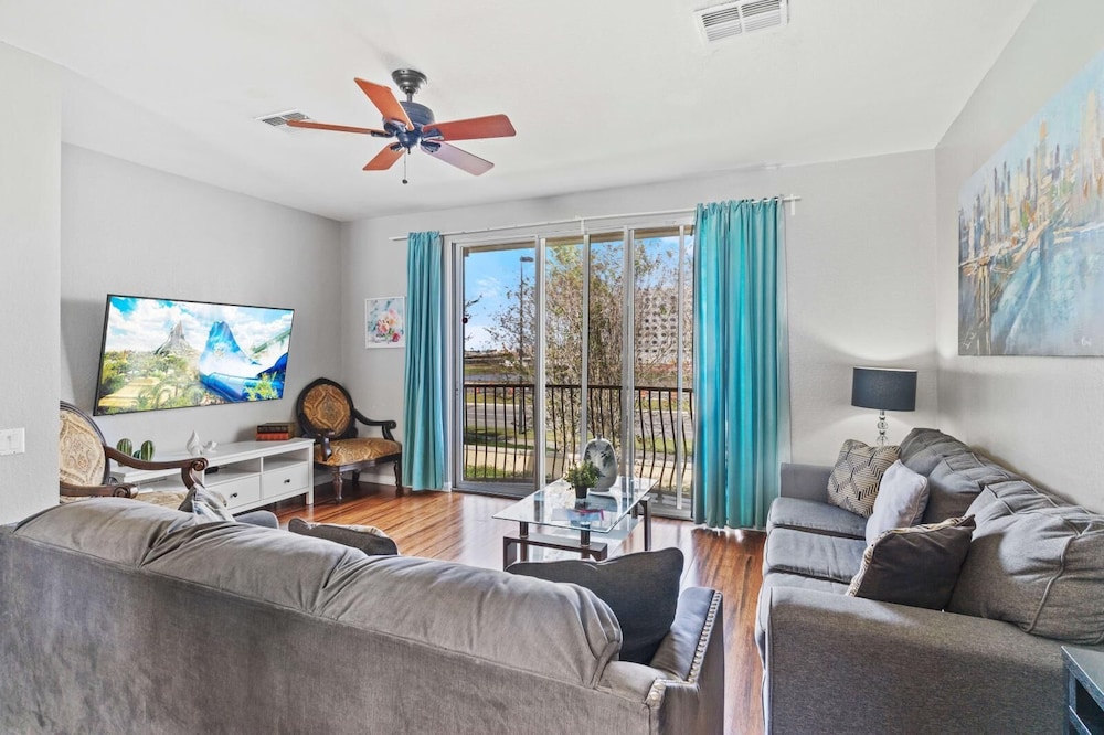 Vista Cay Swanky