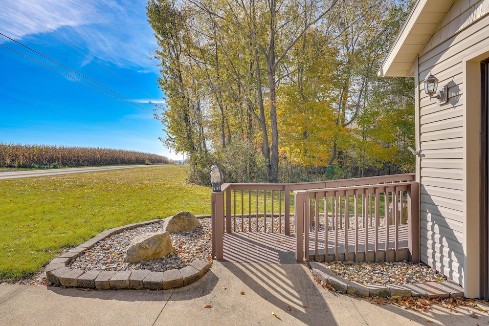Charming Howard Getaway w/ Deck, 1 Mi to Lake!