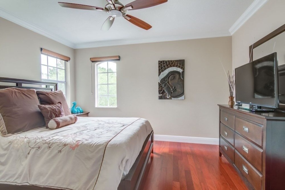 Southern Dunes Comforts Of Home! Golf Views! 4 Bedroom Home by RedAwning