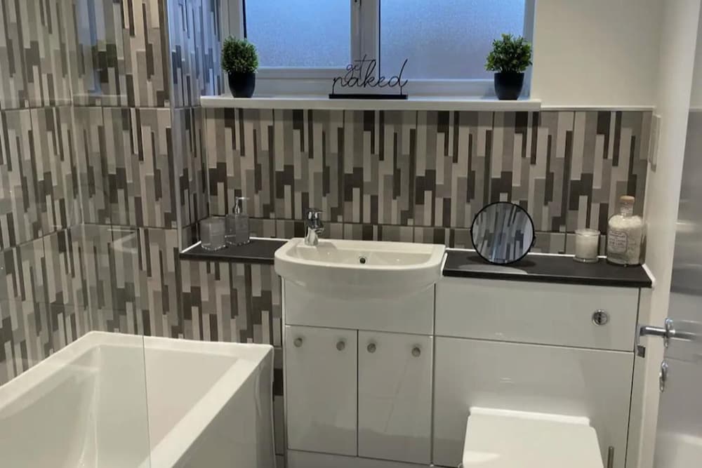 Immaculate 1-bed House in Didcot view 5