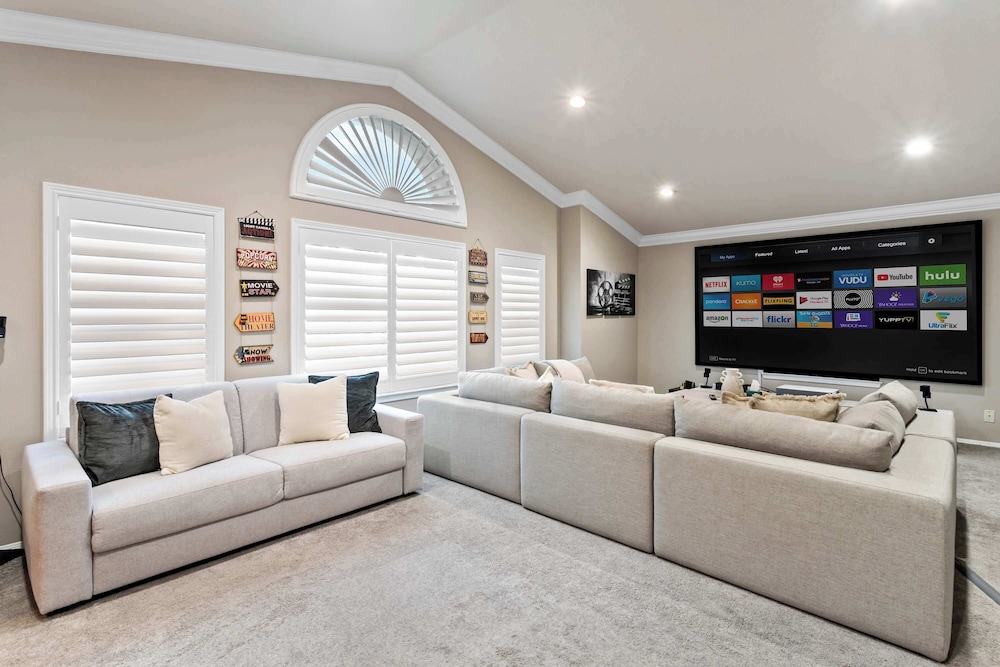 Luxury Pool Home w Theater Games & Mountain View