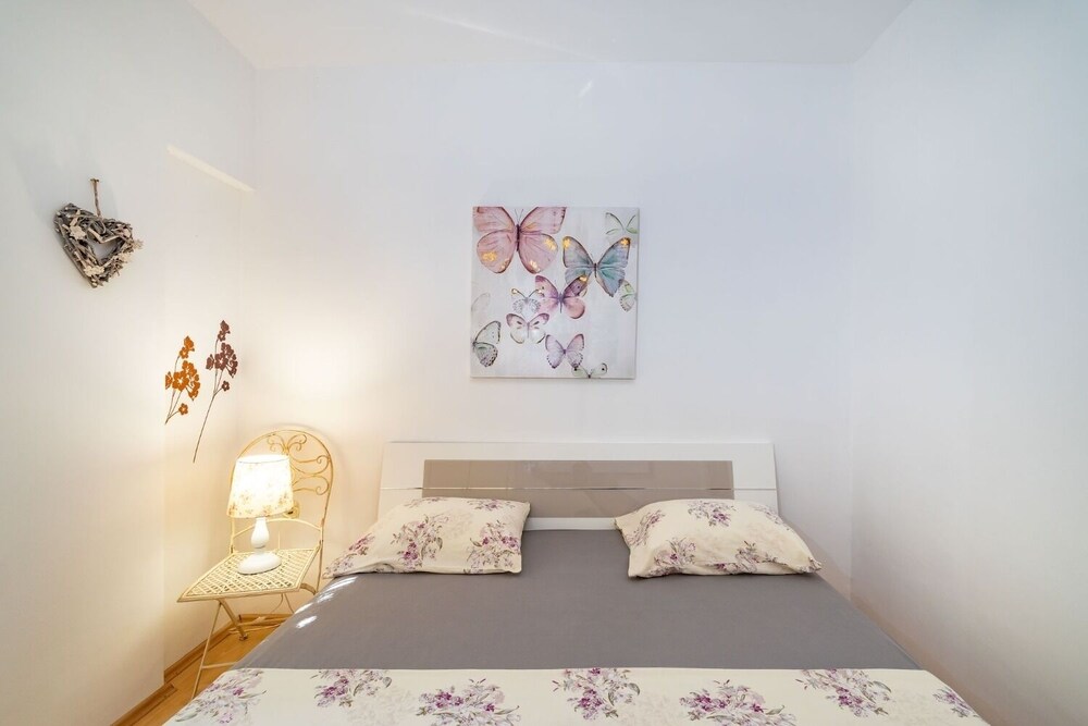 San - Comfortable and Great Location - A2 view 2