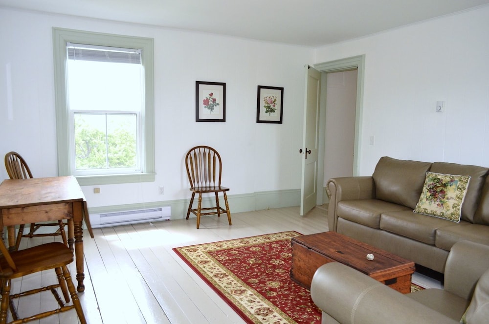 Still Point Lodge & Cottages
