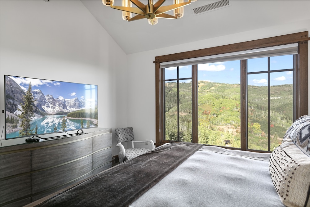 Arrowleaf Lodge at Deer Valley Resort - Two Bedroom Residence #405 2 Condo