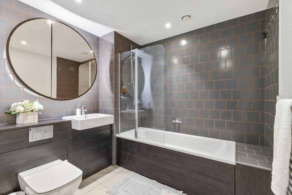London Gateway Apartment