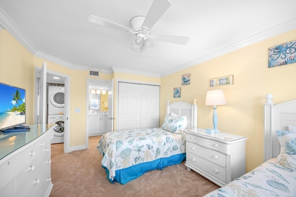 Pointe Santo D35 2 Bedroom Condo