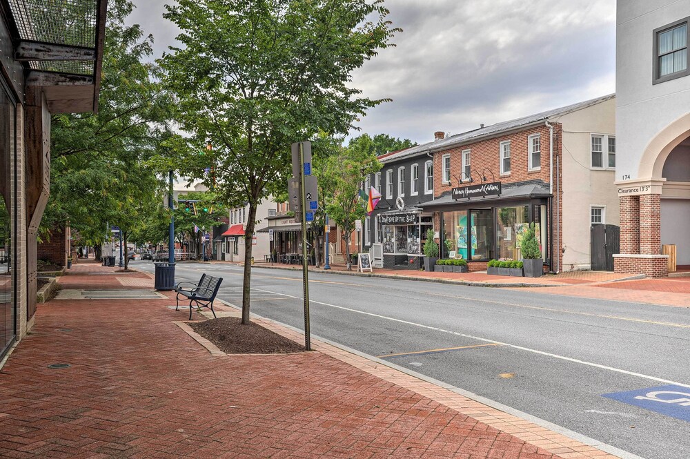 Chic Condo w/ Balcony in the Heart of Annapolis! view 3