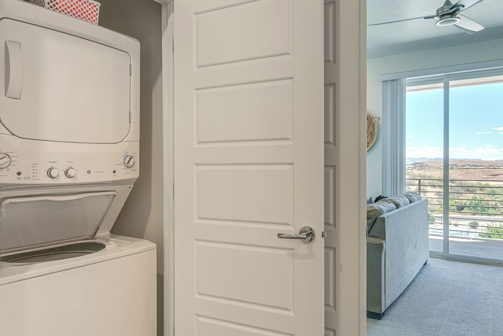 Pool Access: St George Townhome Near Trails!