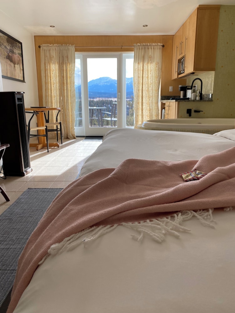 Pikes Peak Paradise Bed and Breakfast