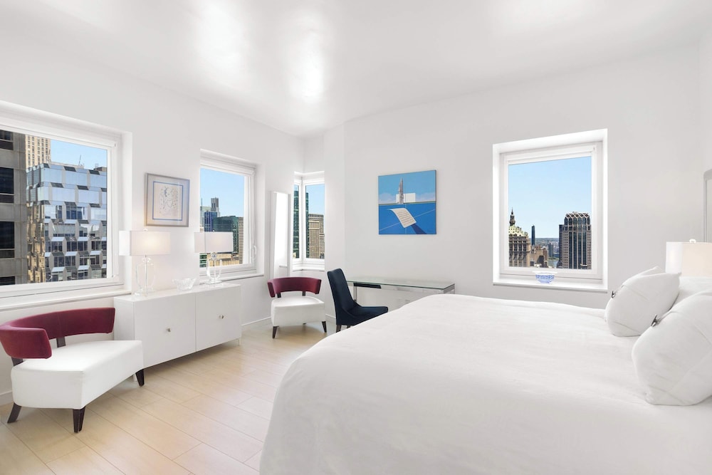 Corporate or Luxury 4 Bedroom Penthouse Steps From Times Square Sleeps 8 - Image 2