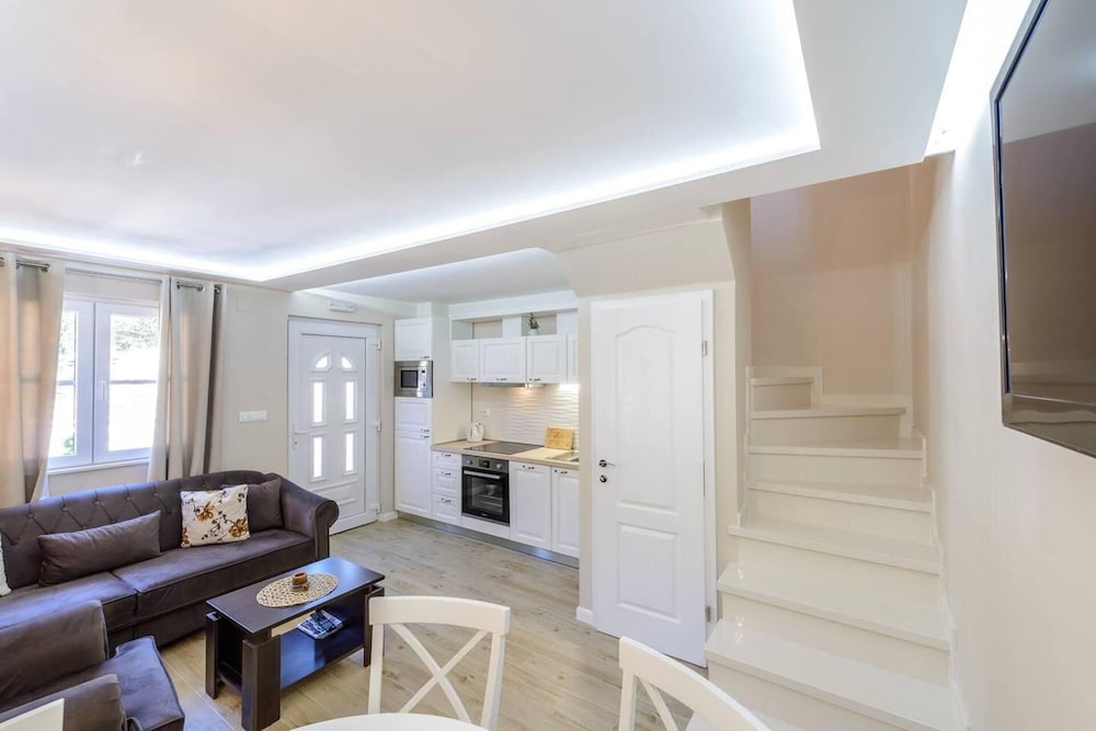 Cavtat Cozy Retreat Close to Beach