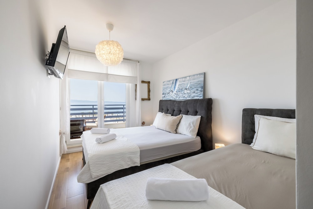Beachaholic M&G, Luxury Seaside Suites On Znjan — Split