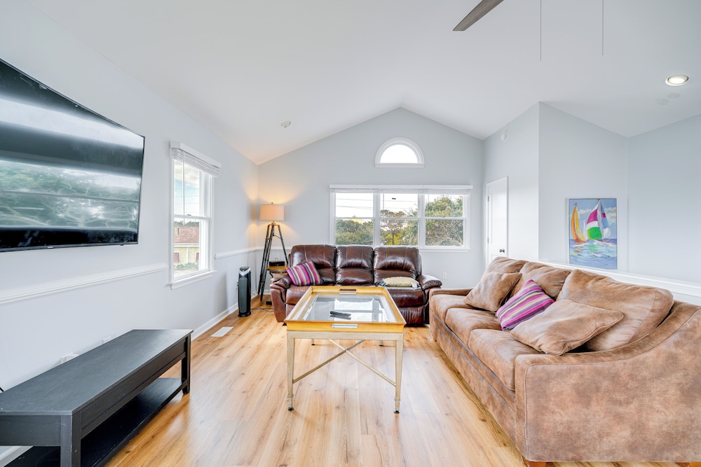 Steps to Beach: Centrally Located OBX Home!