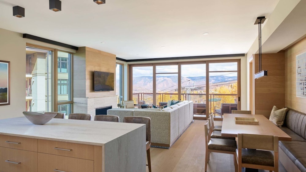 Luxe 2 Bedroom Ski In, Ski Out Residence in Snowmass Base Village