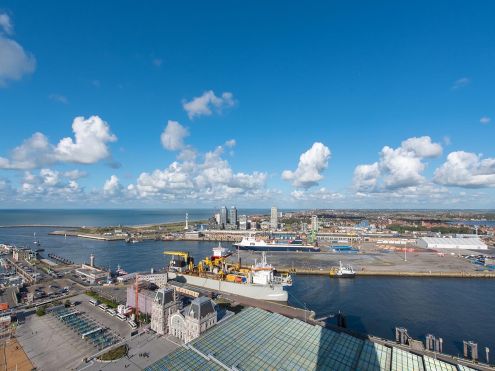 Central Apartment in Ostend Near Beach