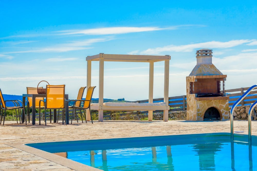 Villa Traditional I