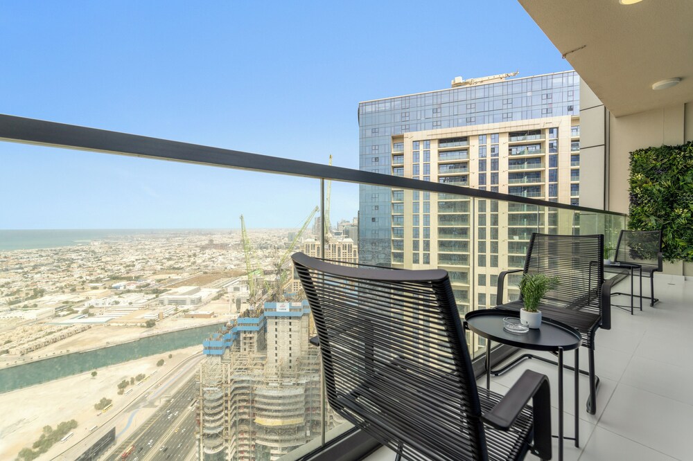 Silkhaus Aykon City Towers
