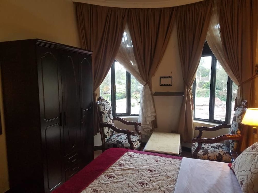 Kingsmen Suites view 4