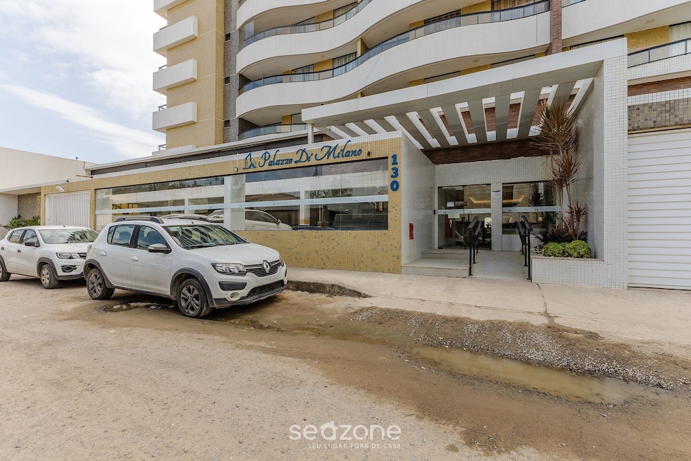 Aptos completos em em prédio a 400m da praia \- PZO