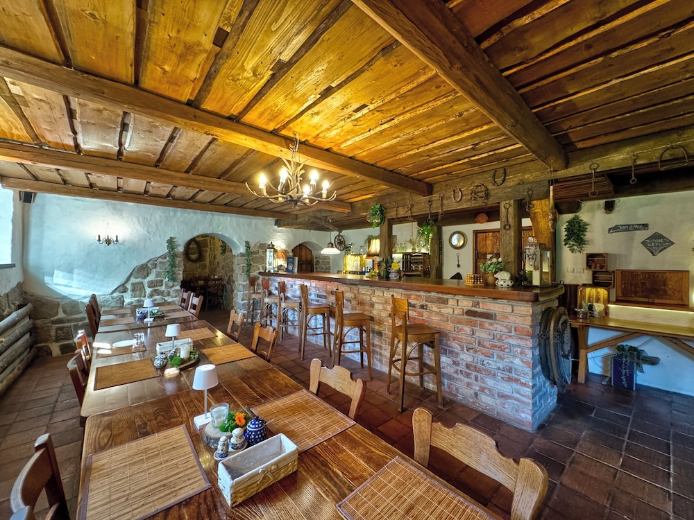 The Oak Lodge