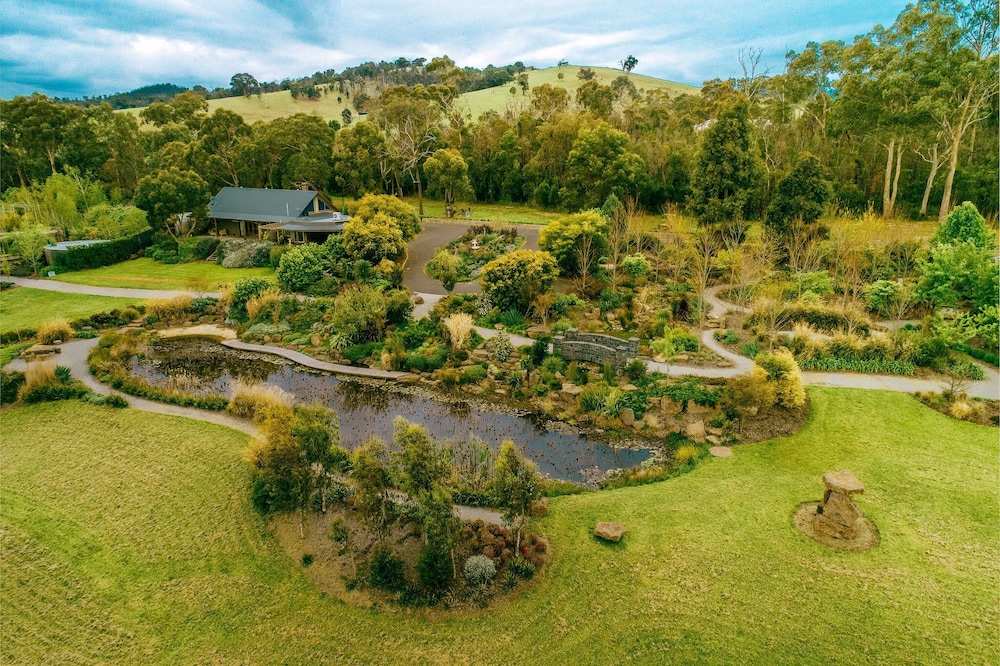 Outlook Hill Vineyard Cottages