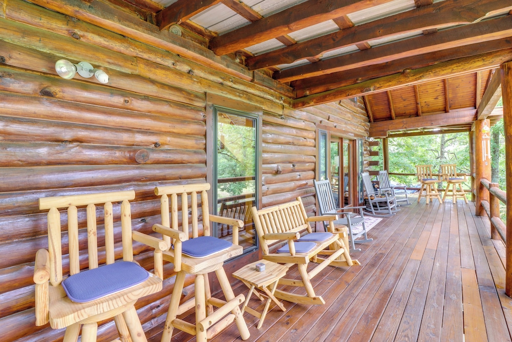 3,000 Sq Ft + Game Room: Ozarks Serenity Cabin!