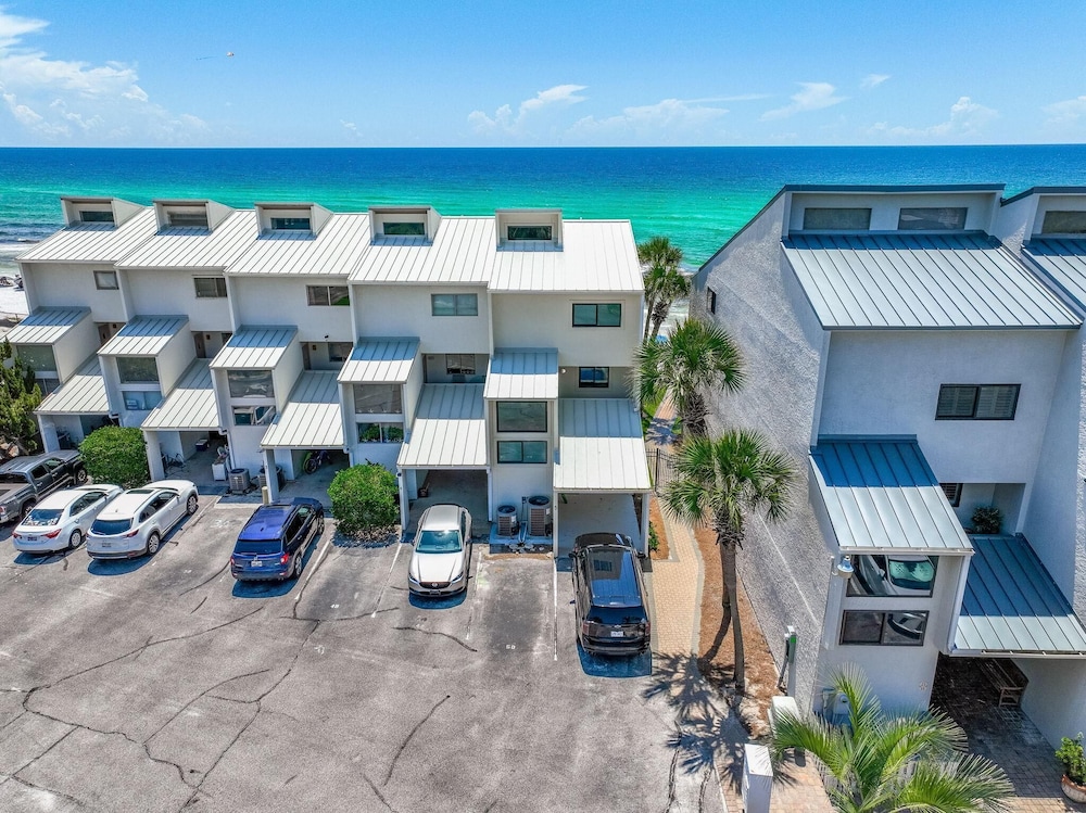 Blue Mountain Beach Villas 5A