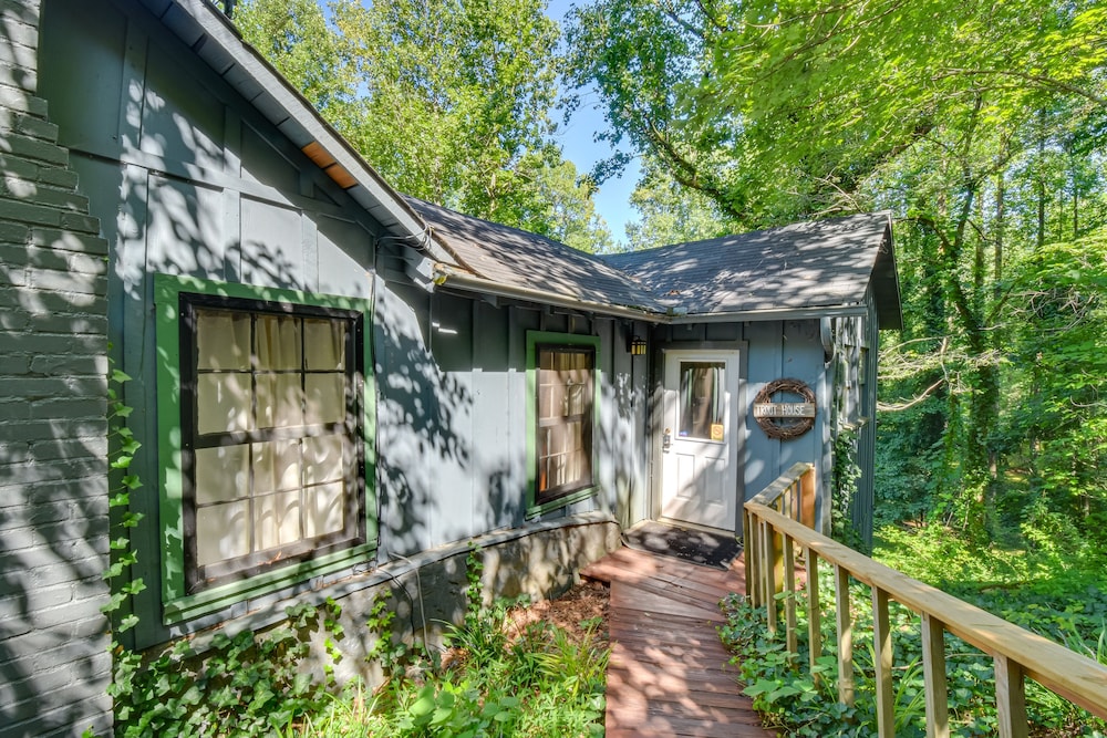 Sunset Rental Cottage Near Table Rock State Park!