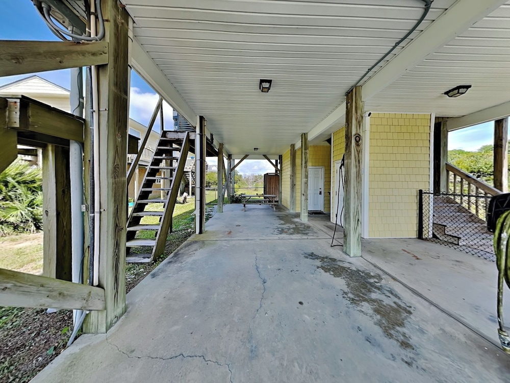 Lovin' Lowe Tide by Topsail Realty