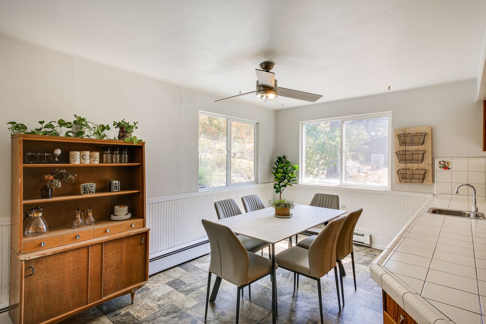 Chic Idaho Retreat w/ Hot Tub, Grill  Pool Table! - Property Image 7