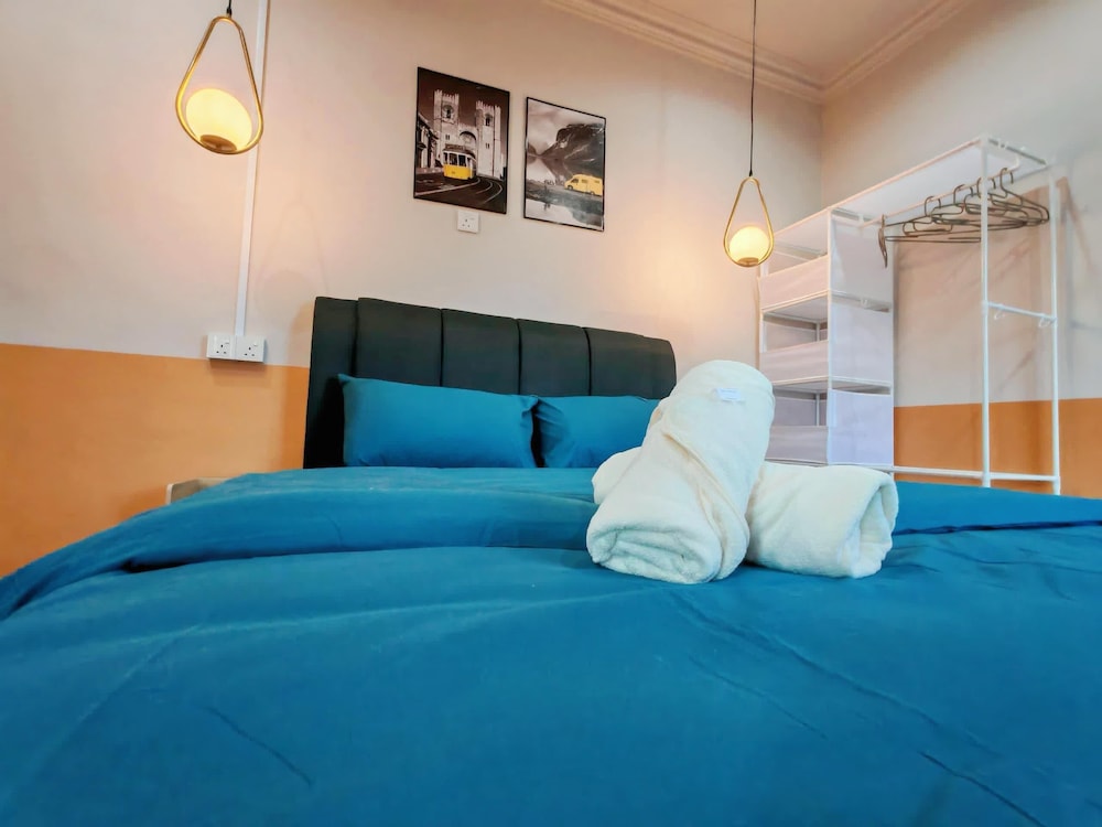 Comfy Tok Sira Home Kuantan 5 BR