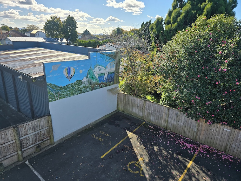 Microtel Lodge