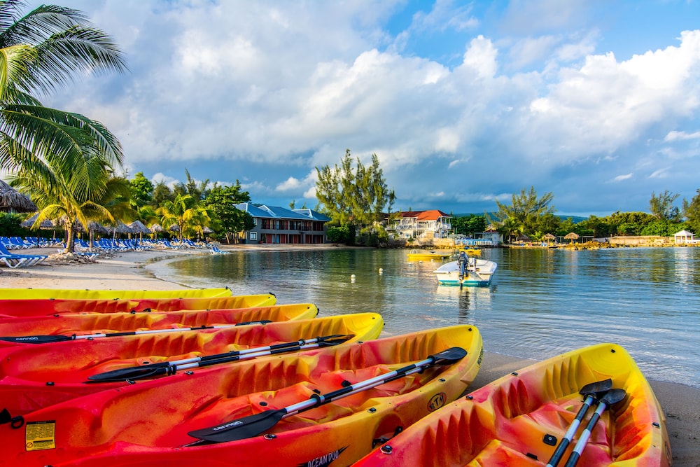 Jewel Paradise Cove Adult Beach Resort & Spa – All Inclusive