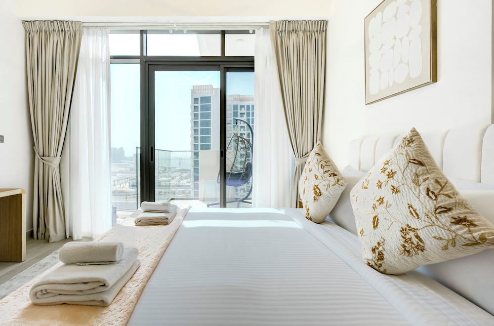 Farhad Azizi Residences - Al Jaddaf