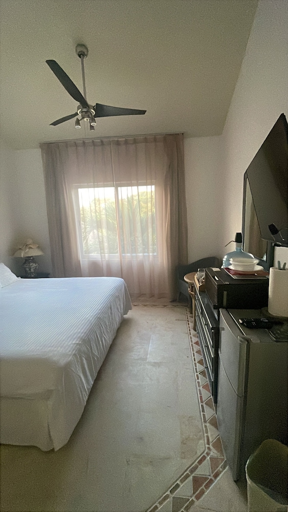 Beach front-Ocean View Studio -Hotel Sunset Fishermen condo 344/C