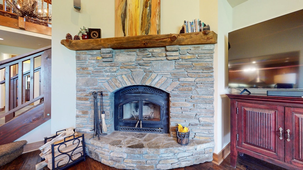 Snowcreek Vi The Lodges #1197 3 Bedroom Condo
