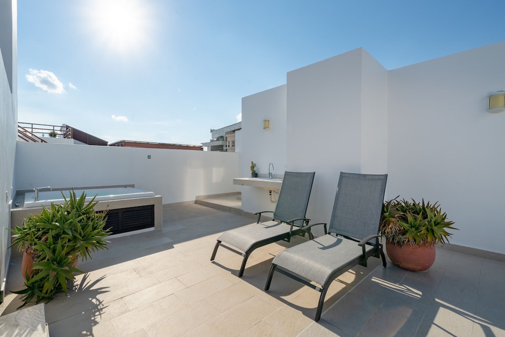 Balcony & Terrace