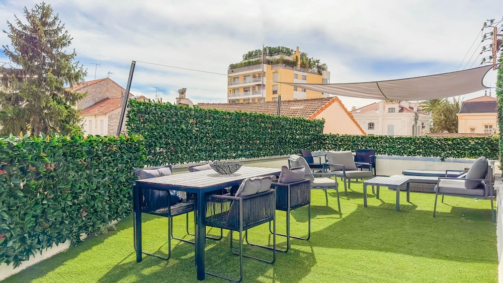 100 Le Riviera in Cannes