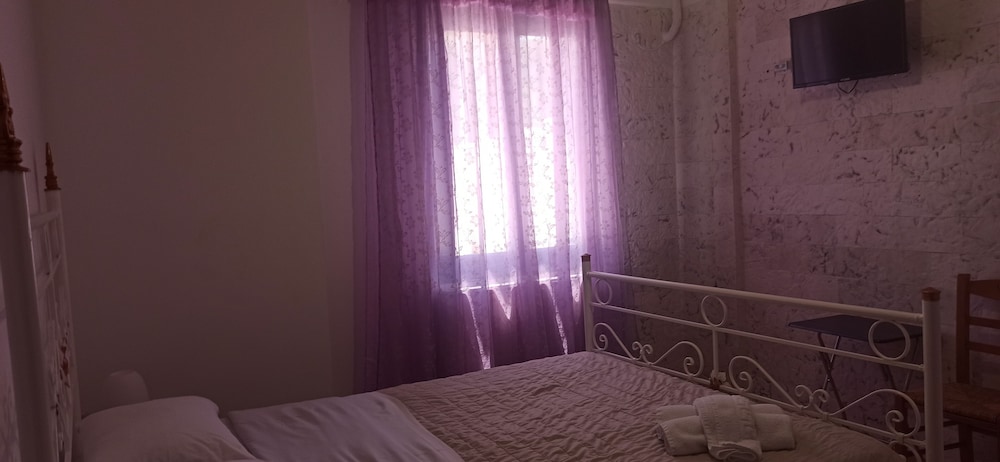 Akti Miaouli Holiday Home