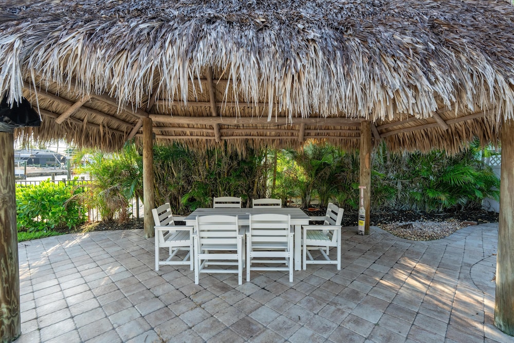 High Tide Hideaway