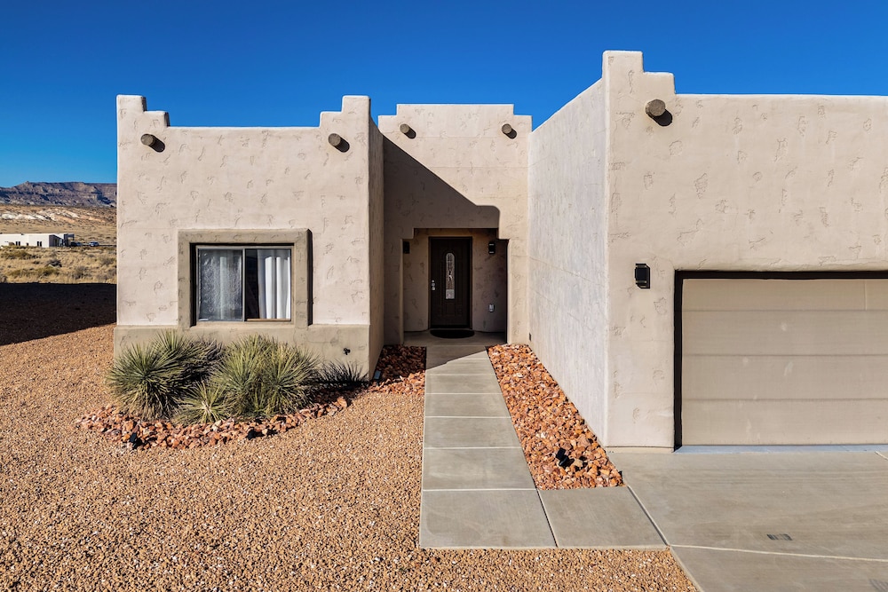 4 Mi to Lake Powell: Retreat w/ Game Room!