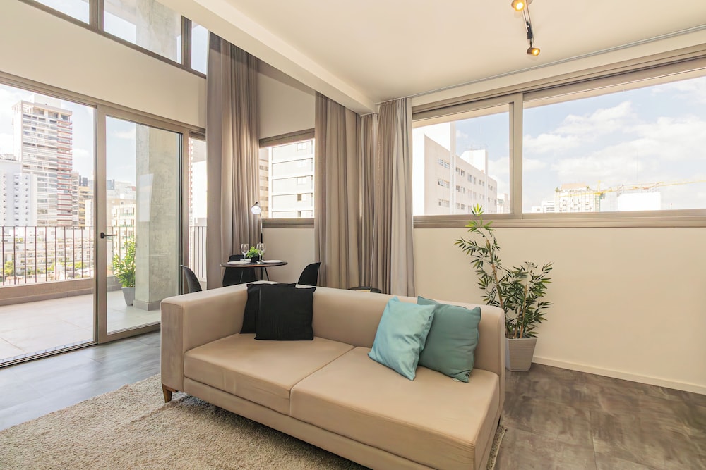 Duplex com piscina e academia